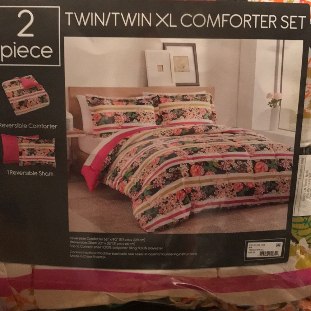 2pc Twin XL reversible comforter set